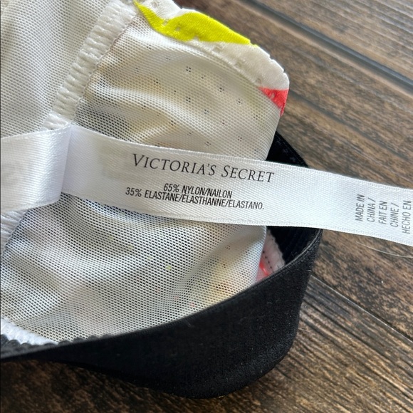 VSX Multicolor Geometric Sports Bra - Picture 3 of 4